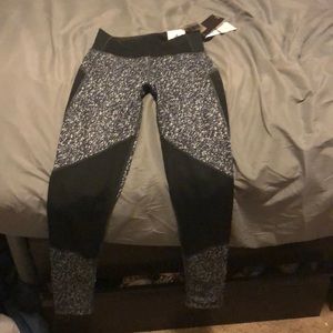 New never worn adidas extra small leggings